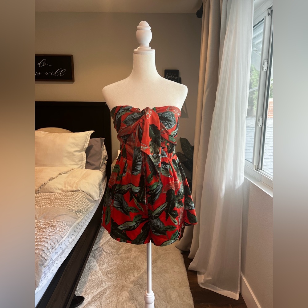 Vici-STRAPLESS FLORAL PRINTED TIE FRONT ROMPER - Picture 2 of 7